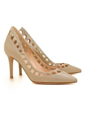 Gianvito Rossi Amal Vitello Cutout Pumps Nude Leather Suede Heels 7.5/37.5